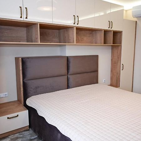 Hotel Роял Шумен Esterno foto