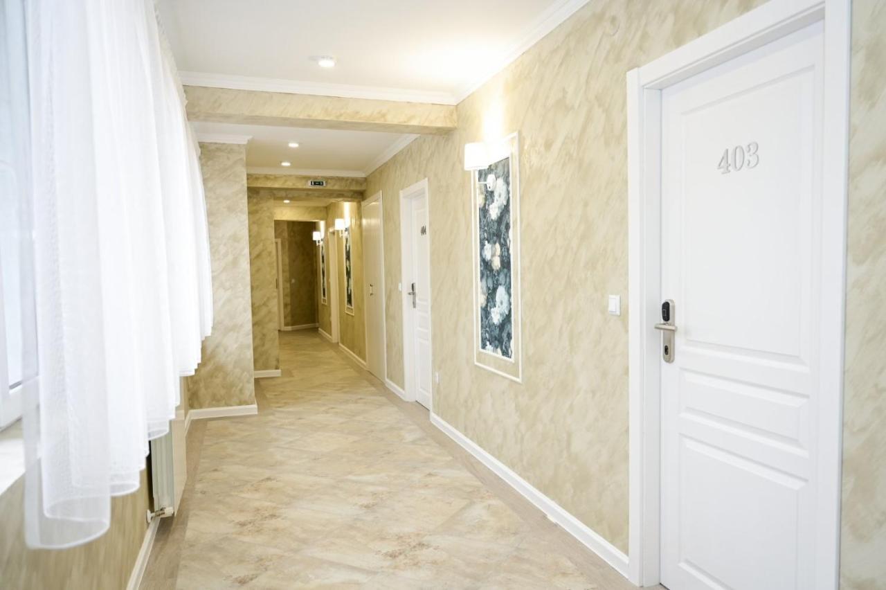 Hotel Роял Шумен Esterno foto