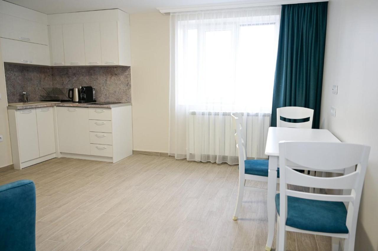Hotel Роял Шумен Esterno foto